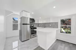 8 Winthrop St, Lynbrook, NY 11563 - Photo 3