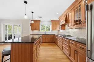 325 Frank Ave, Mamaroneck, NY 10543 - Photo 11
