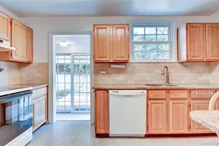 61 Kathwood Rd, White Plains, NY 10607 - Photo 11