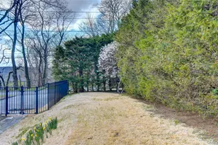 61 Kathwood Rd, White Plains, NY 10607 - Photo 41