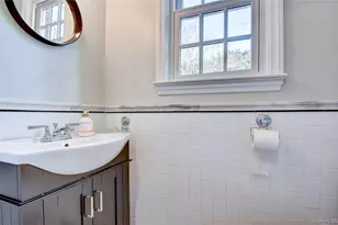 61 Kathwood Rd, White Plains, NY 10607 - Photo 13