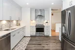 921 Ilse Ct, North Bellmore, NY 11710 - Photo 11