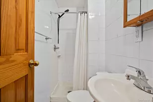 52-63 65th Pl, Maspeth, NY 11378 - Photo 3