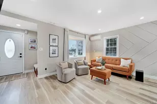 22 Miriam Pkwy, Elmont, NY 11003 - Photo 3