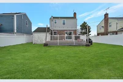 22 Miriam Parkway, Elmont, NY 11003 - Photo 23