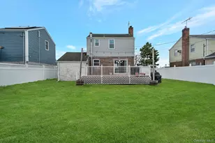 22 Miriam Pkwy, Elmont, NY 11003 - Photo 23