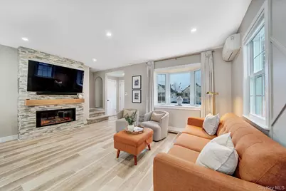 22 Miriam Parkway, Elmont, NY 11003 - Photo 5