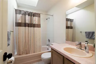 17 Clifton Street, Farmingdale, NY 11735 - Photo 7