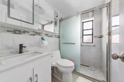 13605 Sanford Avenue #4Q, Flushing, NY 11355 - Photo 5