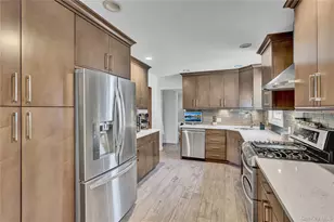 225 Hilton Ave, Hempstead, NY 11550 - Photo 17