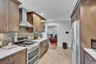 225 Hilton Ave, Hempstead, NY 11550 - Photo 15