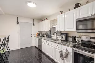 188 Beechwood Ave, Roosevelt, NY 11575 - Photo 9