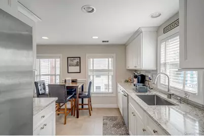 407 Wiggins Street, Greenport, NY 11944 - Photo 23