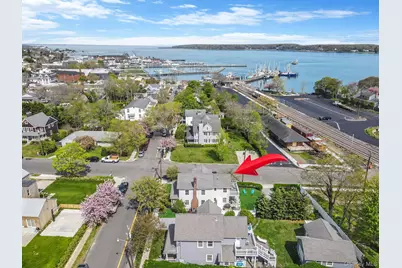 401 Wiggins Street, Greenport, NY 11944 - Photo 5