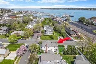 401 Wiggins St, Greenport, NY 11944 - Photo 5