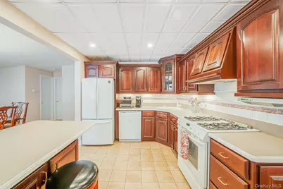 77 Tyrconnell Avenue, Massapequa Park, NY 11762 - Photo 9