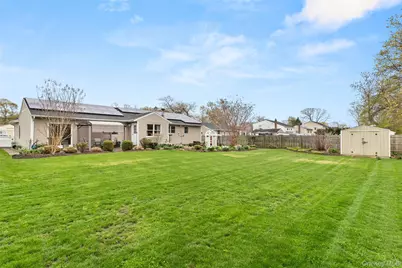 1390 Thompson Drive, Bay Shore, NY 11706 - Photo 25