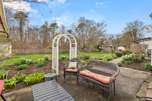 1390 Thompson Dr, Bay Shore, NY 11706 - Photo 23