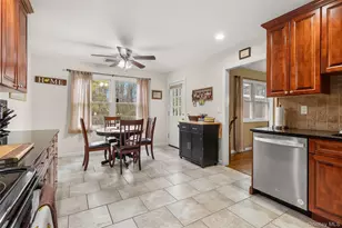 1390 Thompson Dr, Bay Shore, NY 11706 - Photo 7