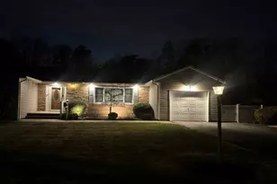 1390 Thompson Dr, Bay Shore, NY 11706 - Photo 27