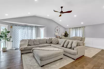 14 Chatham Place, Dix Hills, NY 11746 - Photo 5