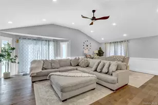 14 Chatham Pl, Dix Hills, NY 11746 - Photo 5