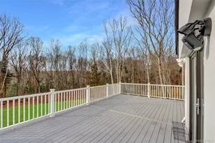 14 Chatham Pl, Dix Hills, NY 11746 - Photo 19