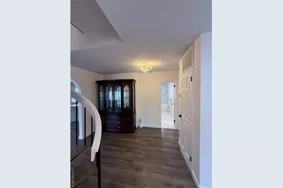 1090 Pelham Parkway S, Bronx, NY 10461 - Photo 11