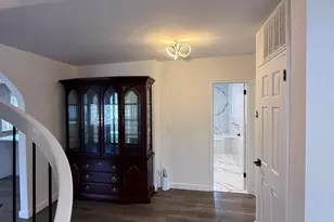 1090 Pelham Pkwy S, Bronx, NY 10461 - Photo 11