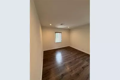 1090 Pelham Parkway S, Bronx, NY 10461 - Photo 17