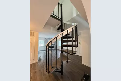 1090 Pelham Parkway S, Bronx, NY 10461 - Photo 9