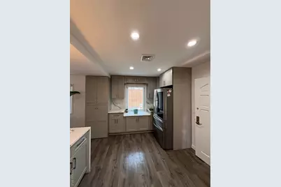 1090 Pelham Parkway S, Bronx, NY 10461 - Photo 5