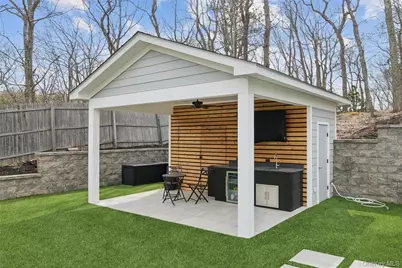 6 W Landing Road, Hampton Bays, NY 11946 - Photo 9