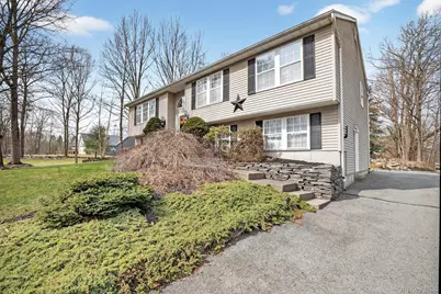 123 Foxwood Drive S, Newburgh, NY 12550 - Photo 3