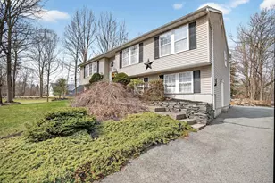 123 Foxwood Dr S, Newburgh, NY 12550 - Photo 3