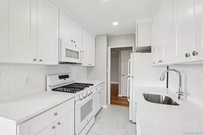 98 Dehaven Drive #4C, Yonkers, NY 10703 - Photo 13