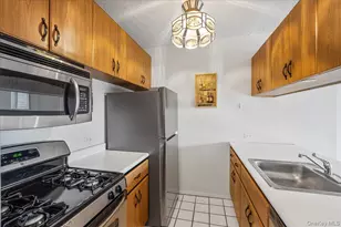 62-54 97th Pl, Rego Park, NY 11374 - Photo 15