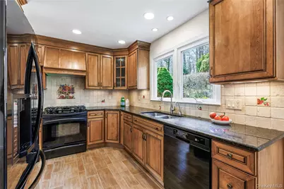 14 Loewen Court, Rye, NY 10580 - Photo 5