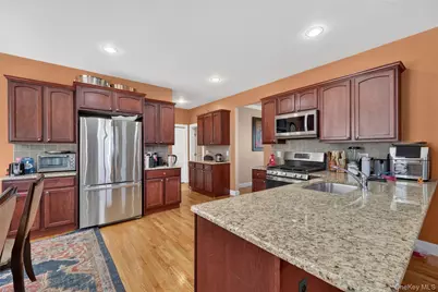 30 Meadowood Lane, Wappingers Falls, NY 12590 - Photo 17