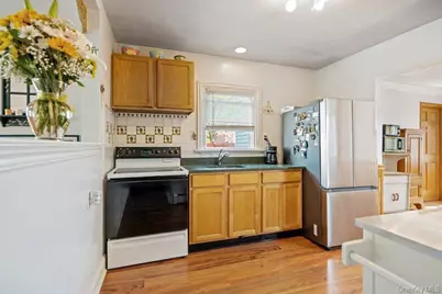 80 Cherubina Lane, North Babylon, NY 11703 - Photo 9