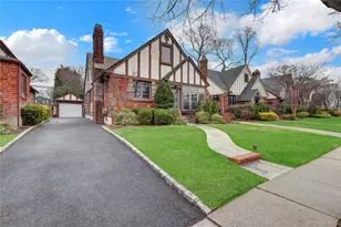 37 Fountain Ave, Rockville Centre, NY 11570 - Photo 3