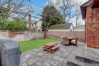 37 Fountain Avenue, Rockville Centre, NY 11570 - Photo 33
