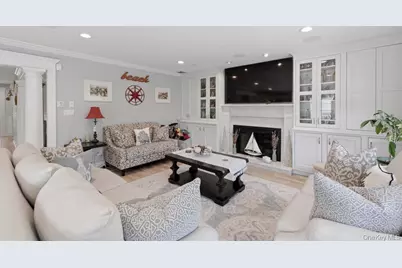 71 Mc Cue, Babylon, NY 11702 - Photo 17