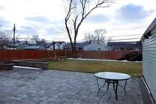 15 Penndale Dr, Amityville, NY 11701 - Photo 5