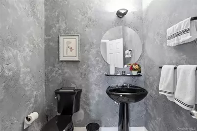 23 Mary Court, Melville, NY 11747 - Photo 13