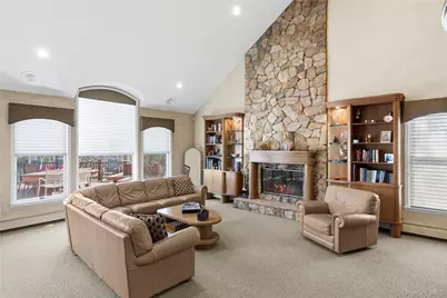 23 Mary Court, Melville, NY 11747 - Photo 9