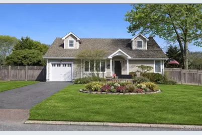 33 2nd Street, Bayport, NY 11705 - Photo 1