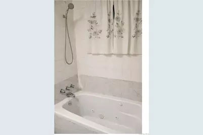 17 Amsterdam Place, Mount Vernon, NY 10553 - Photo 5
