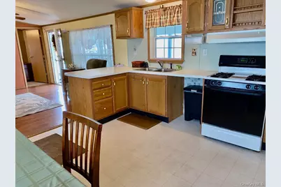 31 N Mountainview Mhp, Stony Point, NY 10980 - Photo 11