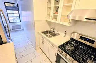 137-05 Franklin Ave, Flushing, NY 11355 - Photo 11